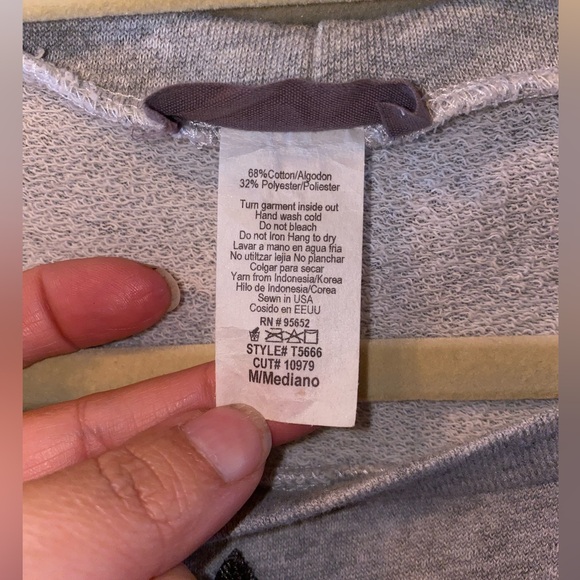 Sweatsuit both pieces included - Picture 13 of 16